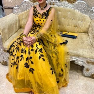 Yellow heavy sippi work lehanga